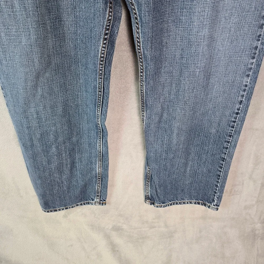 Vintage Levis 559 Relaxed Straight Jeans Mens 38x29 Blue Denim Medium Wash Y2K